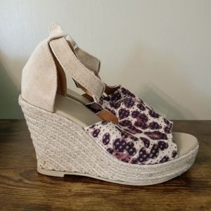 Womens leopard wedges